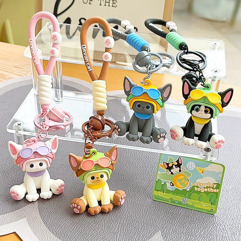 Wholesale Pilot cartoon keychain pendant trendy car keychain